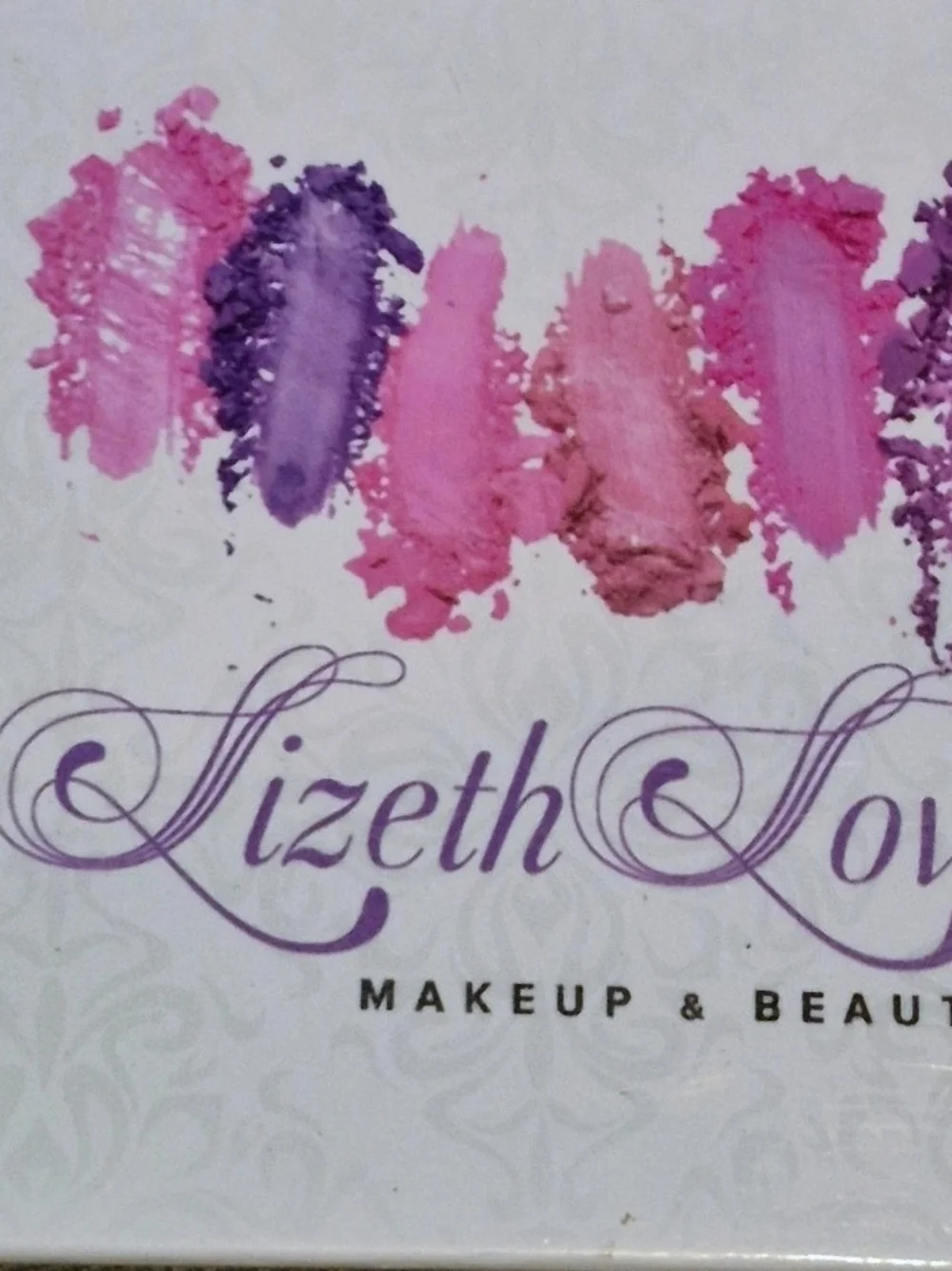 Lizeth Lowe Makeup & Beauty 15-Shade Eyeshadow Palette
